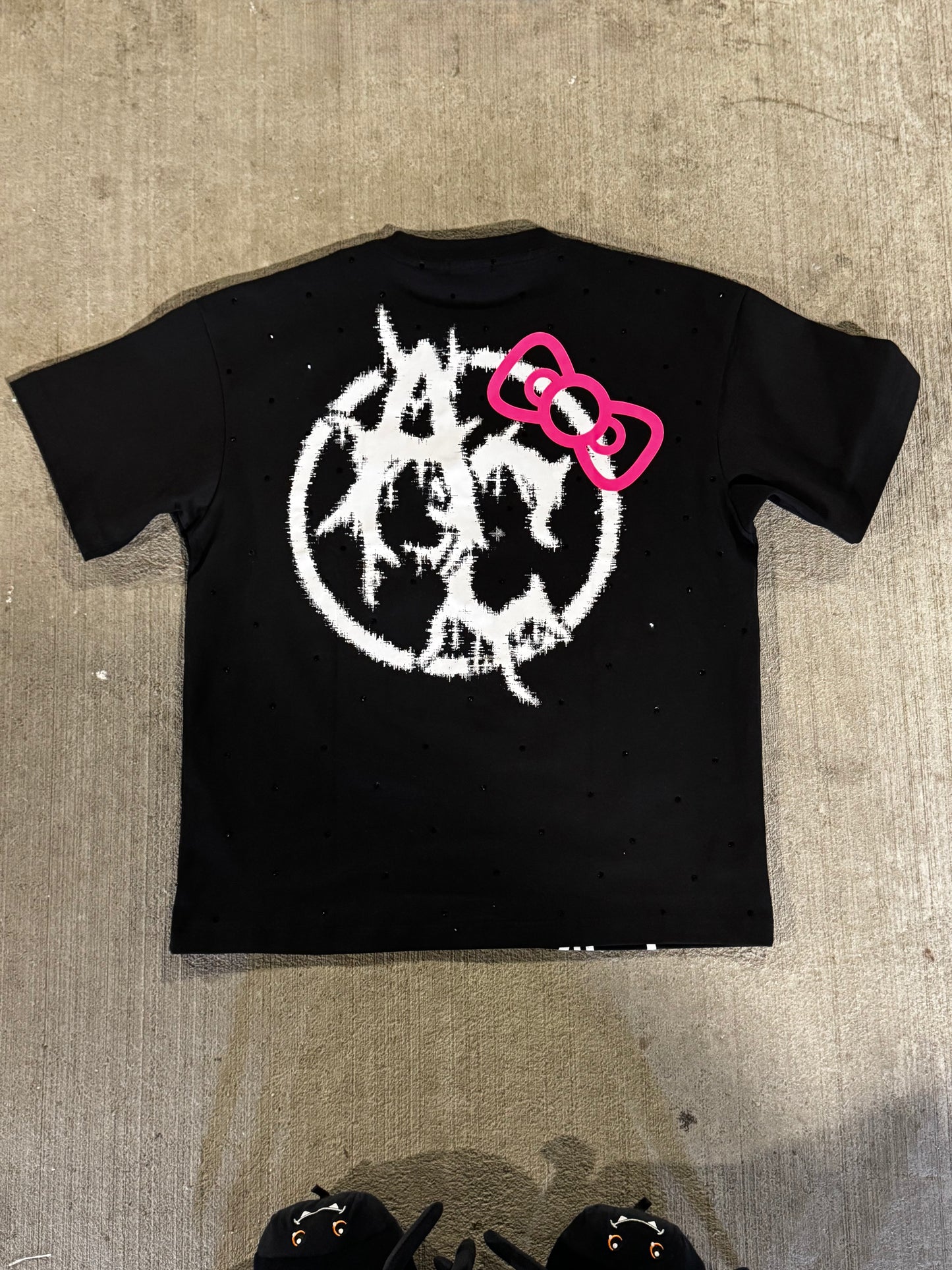 BLACK HELLO KITTY TEE